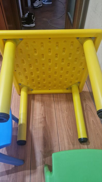 Детска маса със столчета