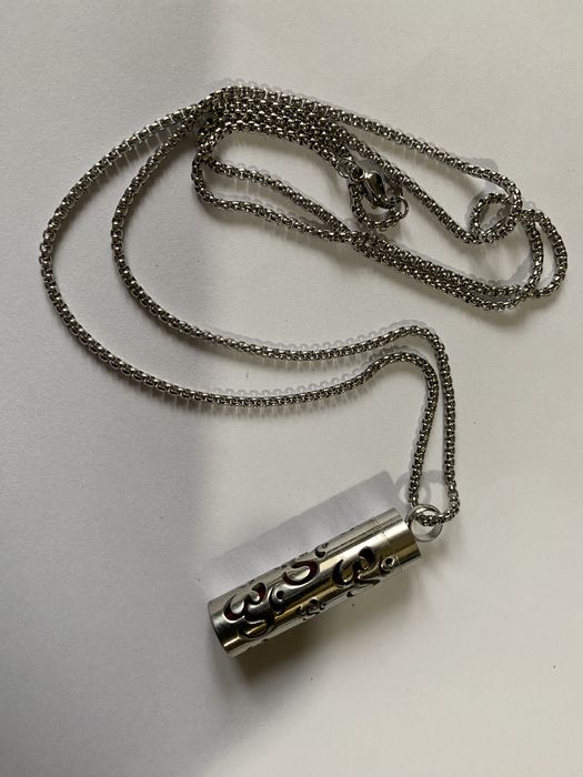 Colier cu aromaterapie.