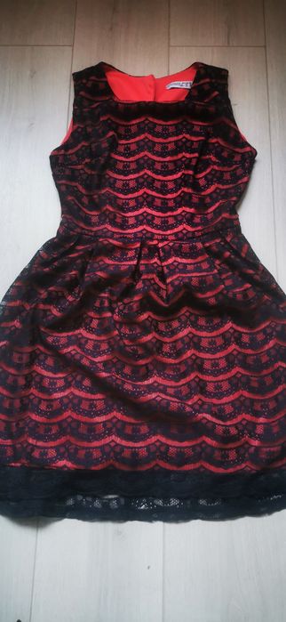 Елегантна дамска рокля