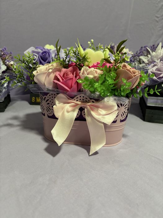 Специални кашпи за 8 март в нежно лилаво