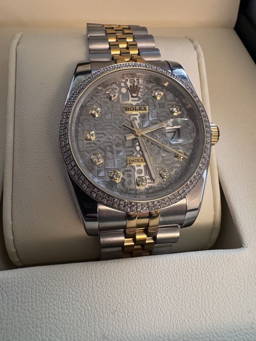 Часы с брилиантами Rolex унисекс