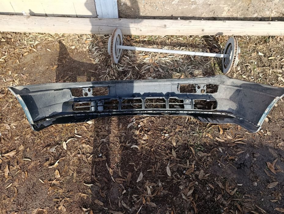 Продам. Бампер на Пассат Б 4