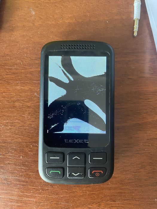 Продам кнопочный телефон teXet TM-501