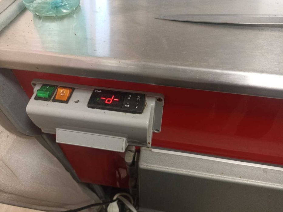 Хладилна Витрина