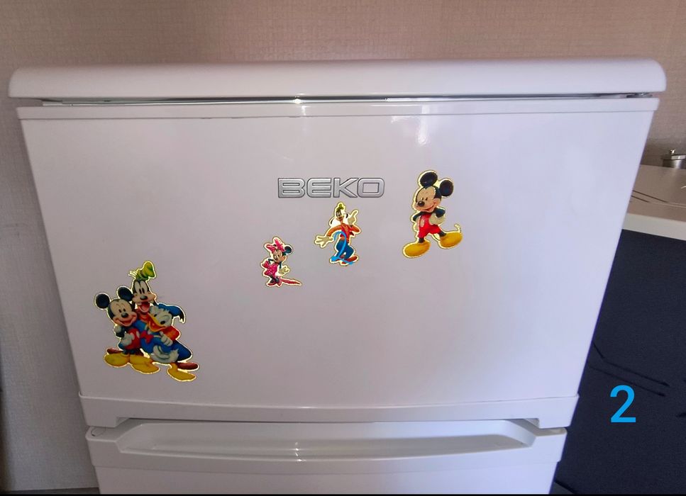 Хладилник "Beko" с горна камера