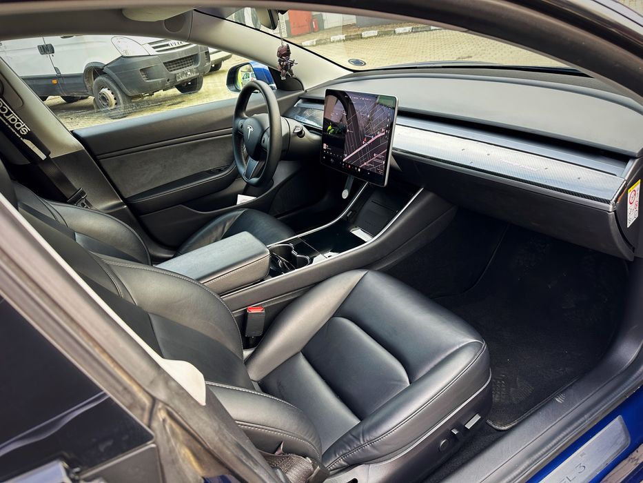 Parc Auto/Tesla Model 3/2019