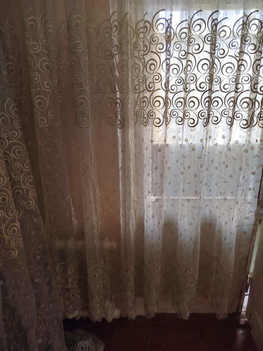 Продам тюль,бежевая