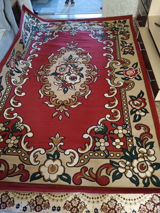 Продам ковер за 10000тенге.