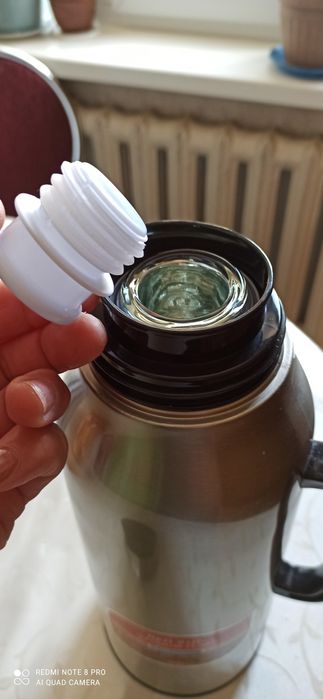 Термос   3. 2  л