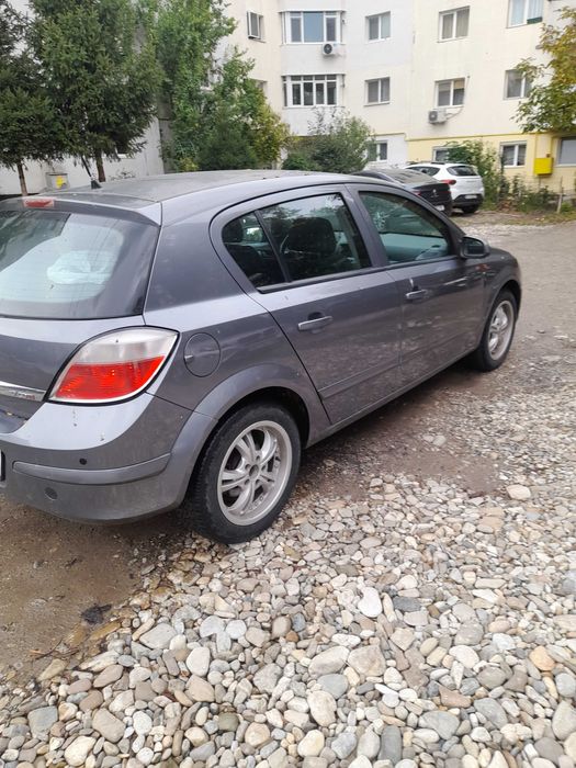 Opel  astra  H  1,7  2005