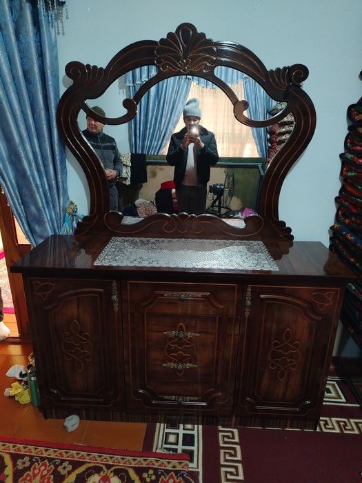 Stol stul 12 tali stenka shkaf trimo sotiladi