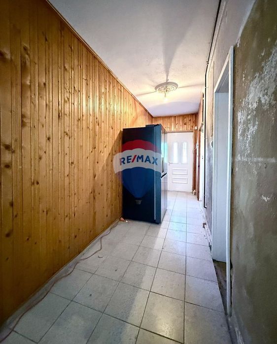 Градска къща с четири спални, двор, гараж, ГАЗ за продажба, гр. Генер