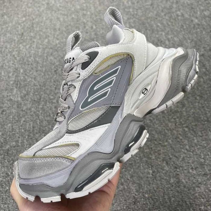 Balenciaga 3XL - White/Dark Grey