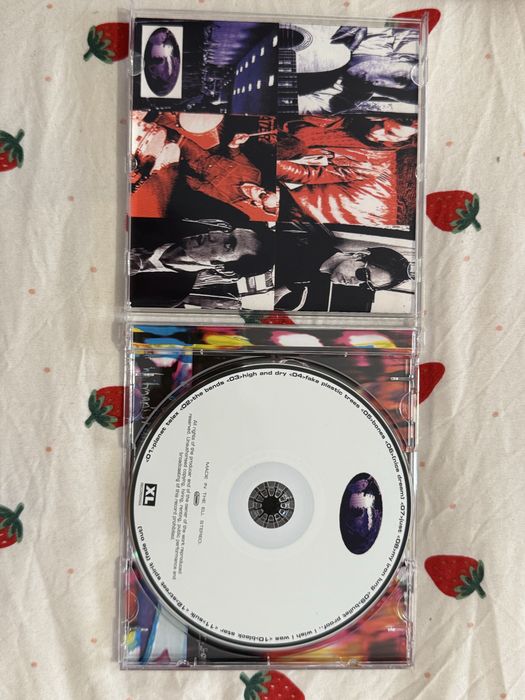 Книги и CD на Radiohead