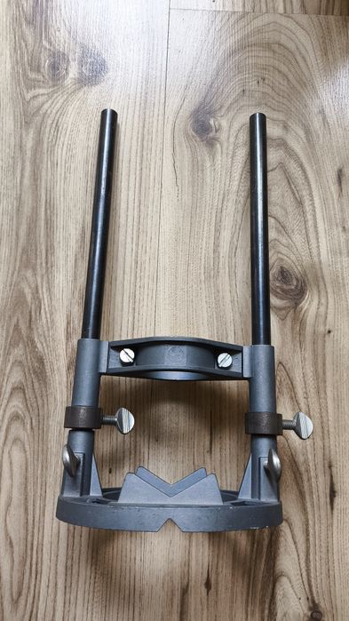 Стойка за бор машина за отвесно поробиване на отвори