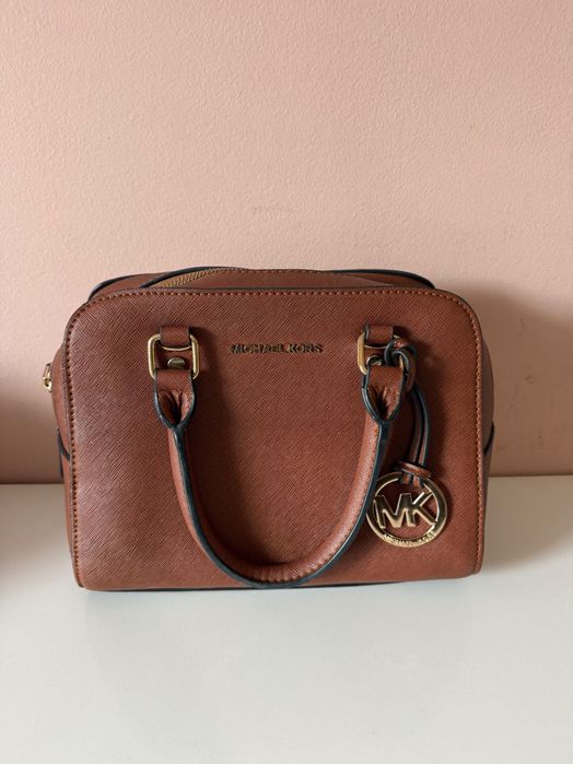 Дамски чанти Guess / Michael Kors