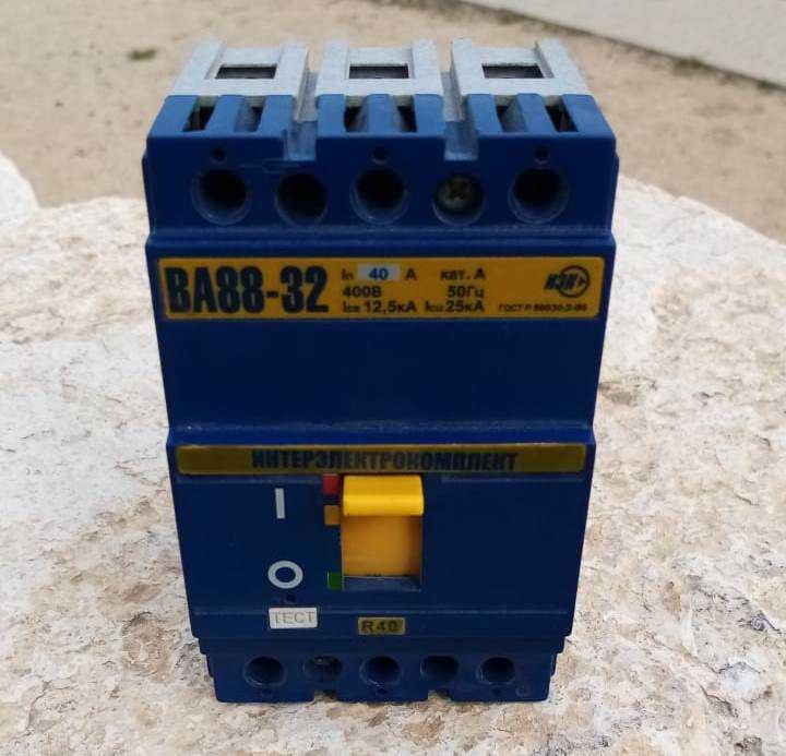 ВЫключатель автоматический 400 В.