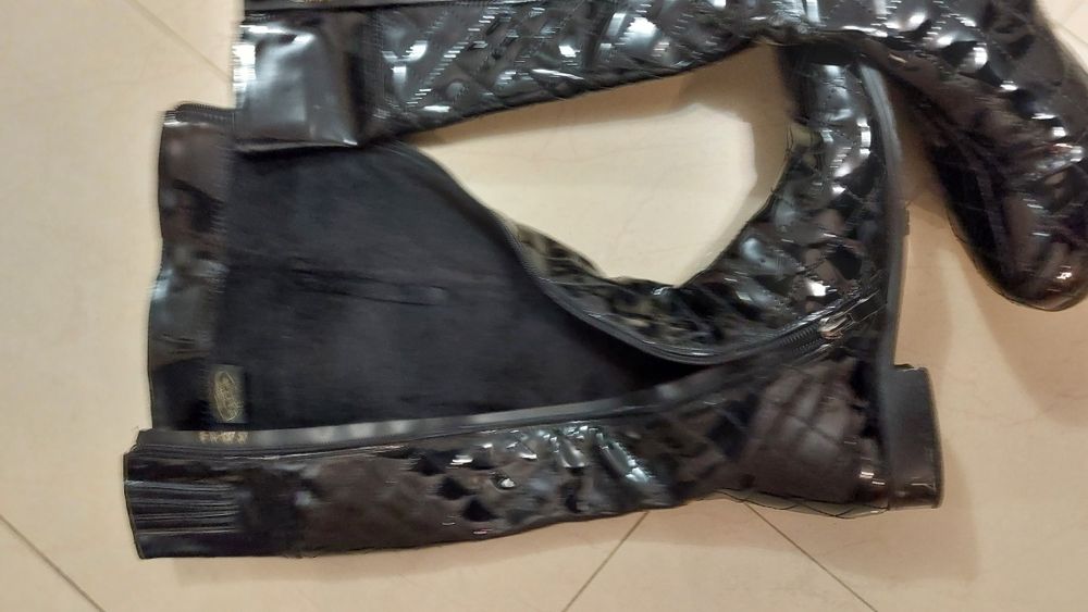 Ботуши равна подметка