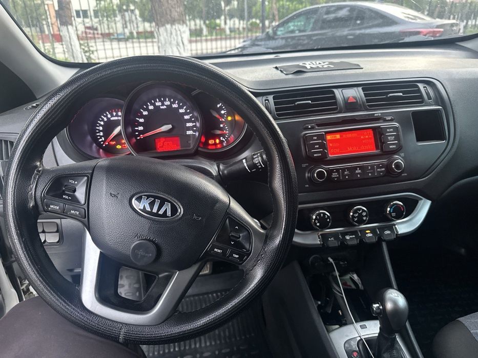 Продаётся Kia Rio 2014