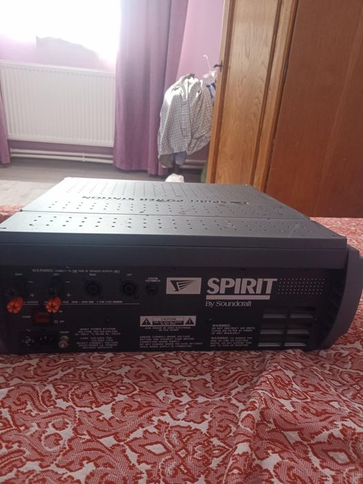 Mixer soundcraft spirit power station ca nou sau schimb cu acordeon