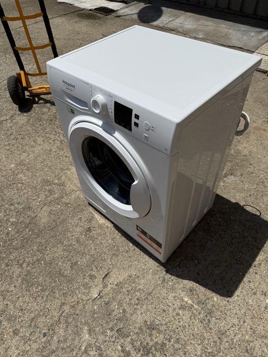 Продавам пералня Hotpoint Ariston