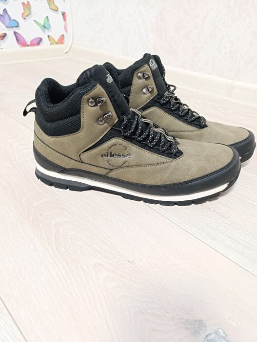 високи обувки ELESSE 44