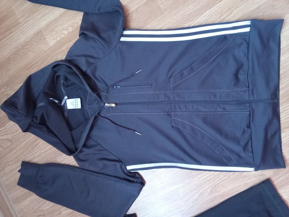 Тениска и суичър Adidas!