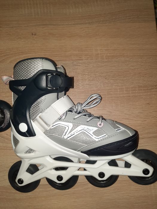 Vând Role silicon ajustabile pe mărimile 35,36,37,38