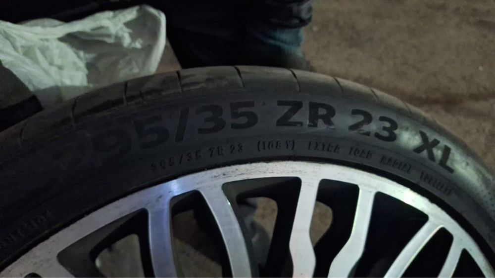 Диски r23 стояли Range Rover-e шины