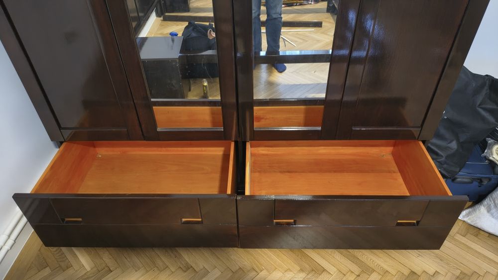 Sifonier / dulap / dressing din lemn masiv in stare buna, relacuit.