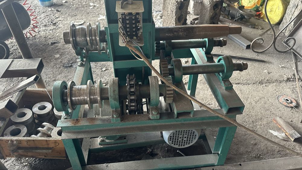 Arka qiladigan Stanok sotiladi.(профилгиб, трубагиб)