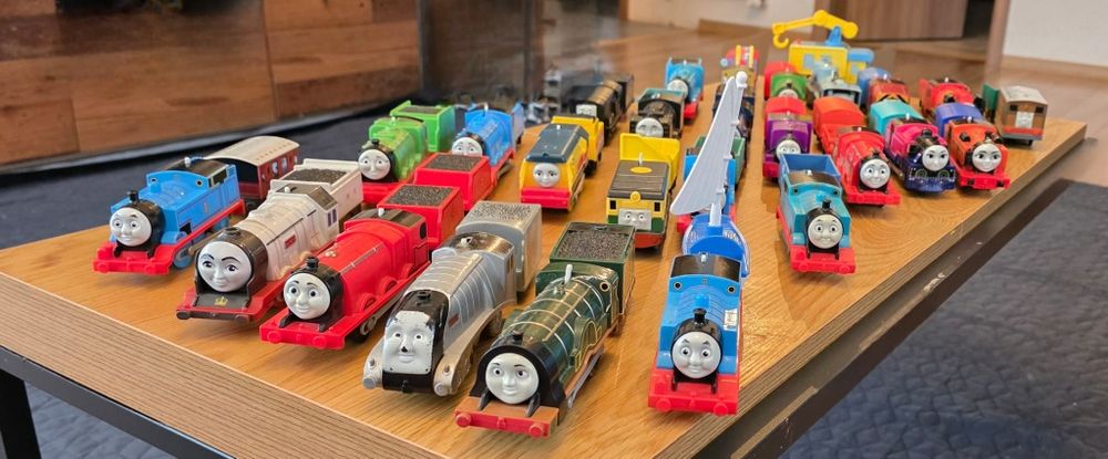 Colectie locomotive pe baterii Thomas&Friends