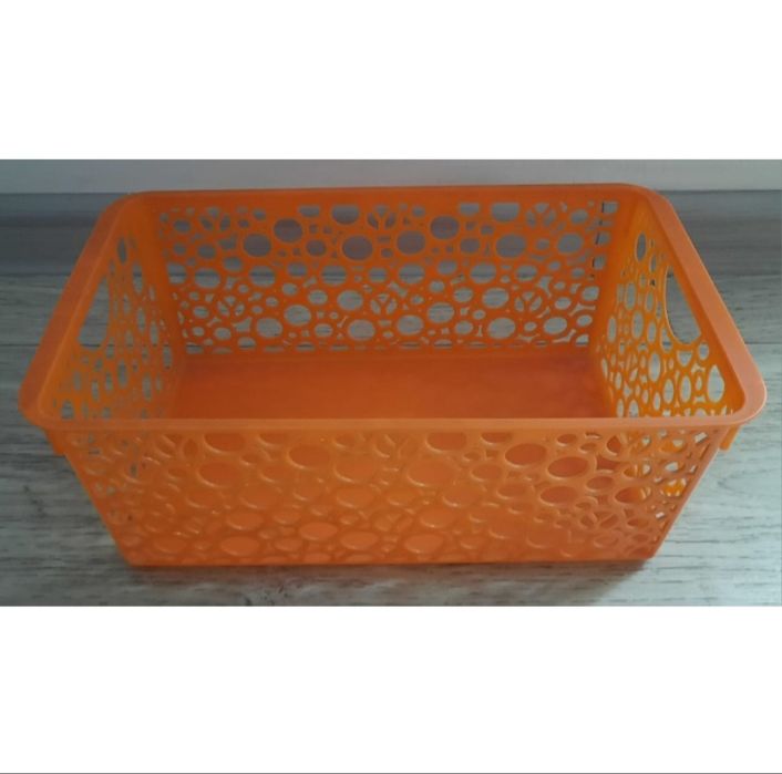 Пластиковая корзинка продам