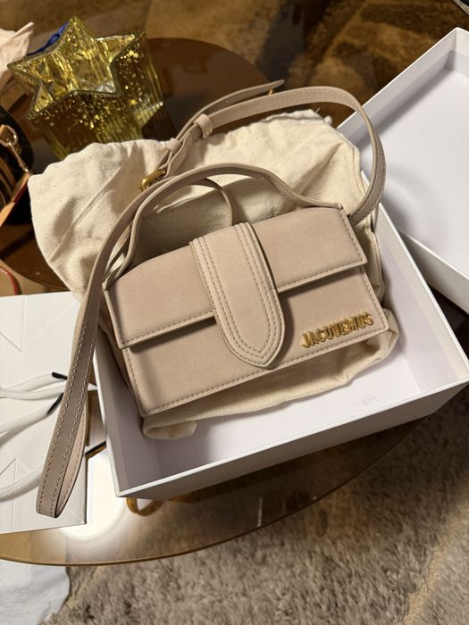 Jacquemus Le Bambino Mini suede бежова чанта / дамска топ хендъл