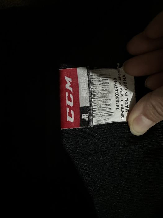 Шорты хоккейные 20000тг. Защита груди 30000тг