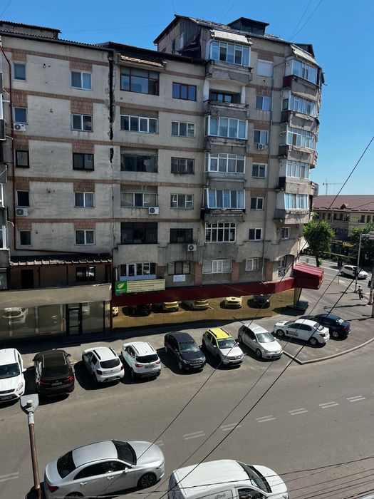 Inchiriez Apartament 2 camere Zona Centrala Decomandat