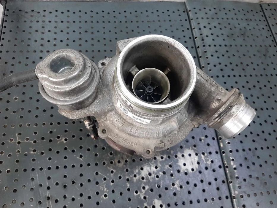 turbina  2.0 d d4204t8  volvo v40 v60 31380130  836264-1