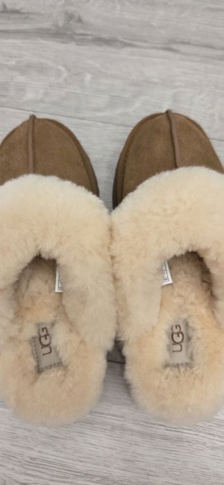 UGG Papuci de casa din piele intoarsa cu captuseala din lana Disquette, Maro camel