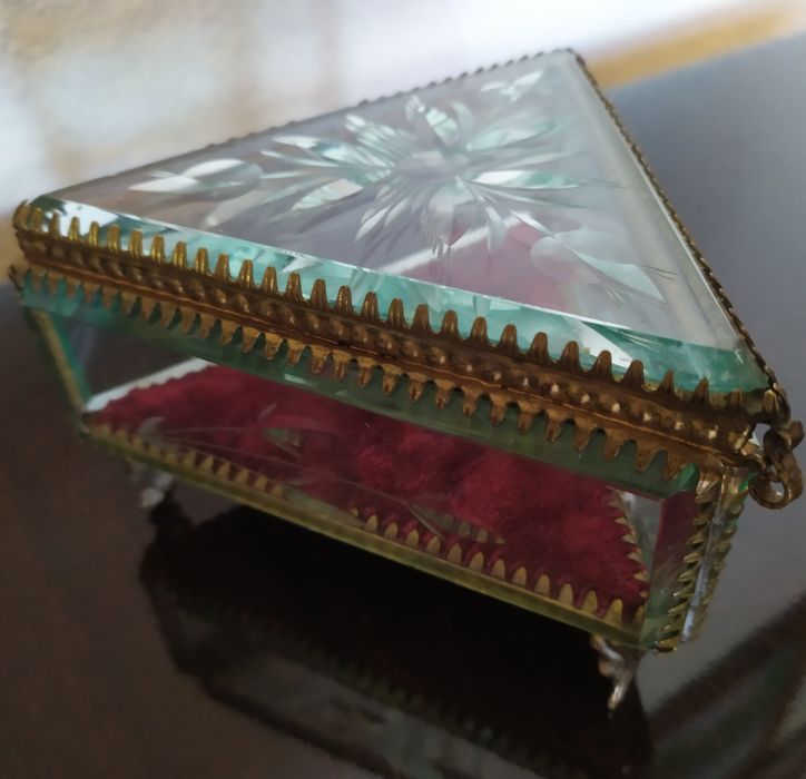 Шкатулка для свадебных украшений