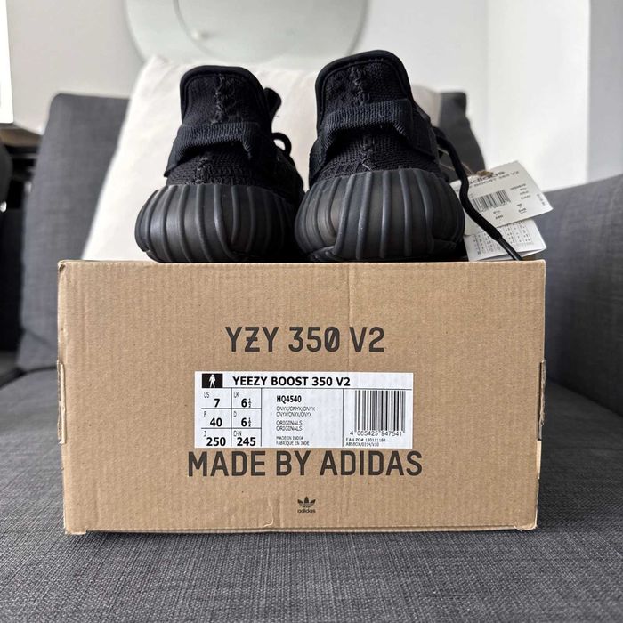 Adidas Yeezy Boost 350 v2 Onyx