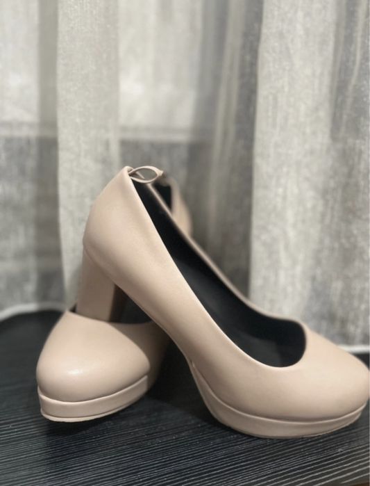 Pantofi eleganți