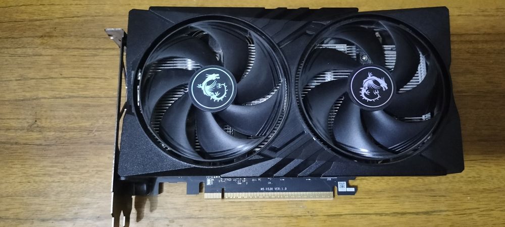 Продаю RTX 5050 в идеале
