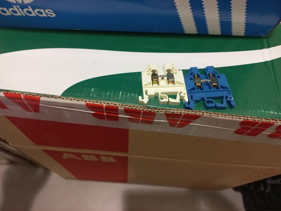 Редови клеми Schneider, Telemecanique  AB1VV435U