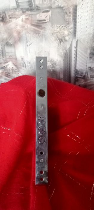 Продам дверной замок наклодной