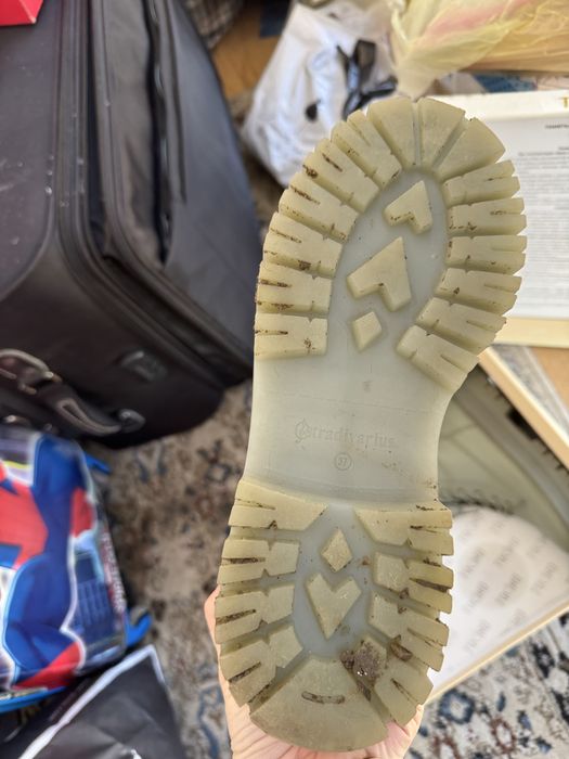 Продам ботинки stradivarius