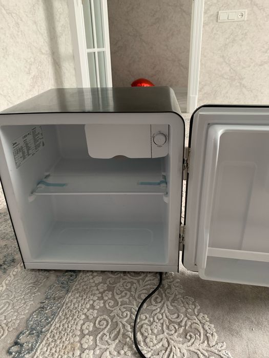 Мини холодильник сотилади