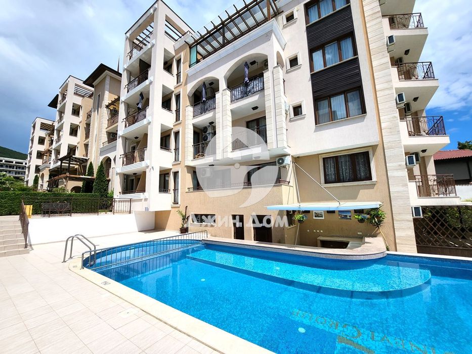 Продава се Двустаен апартамент в Свети Влас - 61 кв.м за 2378 €/кв.м - Снимка #8
