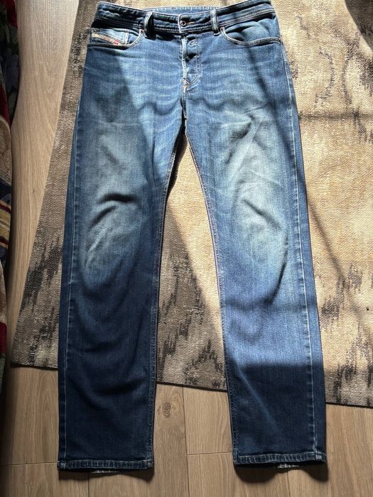 Diesel jeans     .
