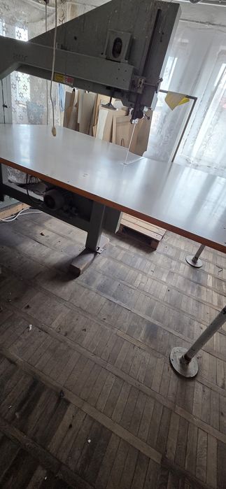 Vând mașini de cusut industriale,Triploc,Yuki,simple.