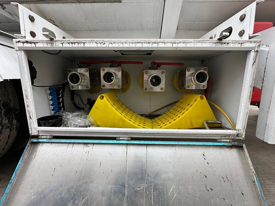 Бензавоз прицеп сотилади